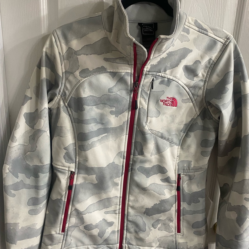 The North Face Women's Camouflage Jacket - Gray and Red